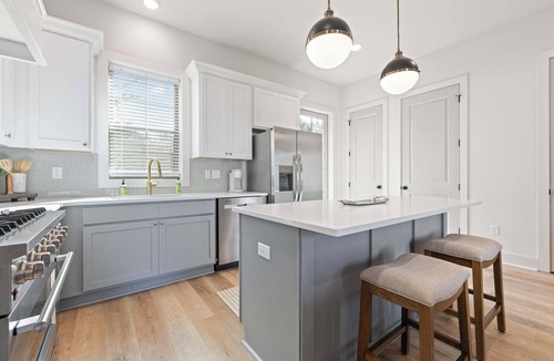 Lafayette House | New River Oaks River Ranch King A+ Location Premier Host EV Charger