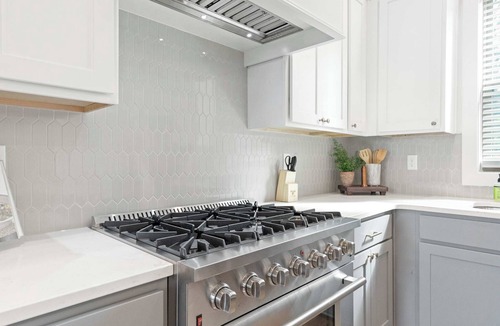 Lafayette House | New River Oaks River Ranch King A+ Location Premier Host EV Charger