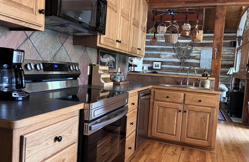 Lansing Cabin | New River secluded log cabin, Lansing/West Jefferson