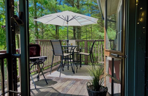 Lansing Cabin | New River secluded log cabin, Lansing/West Jefferson