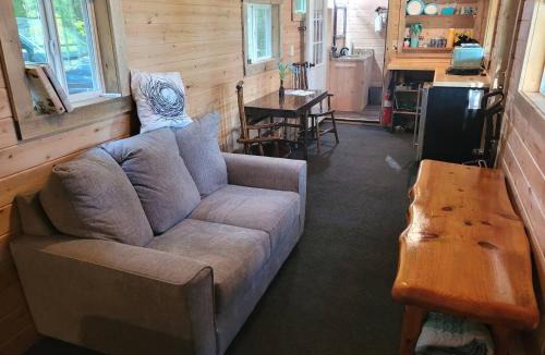 Greenville House | New! Robin's Nest - Cute Lakefront Tiny House!
