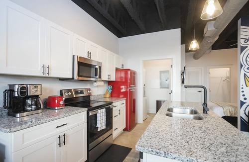 Nashville Condo | New!* Rock & Roll Retreat Near Airport & Downtown!