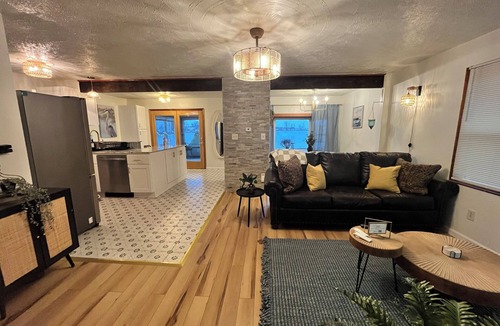 Brewerton House | New Romantic Lake House!