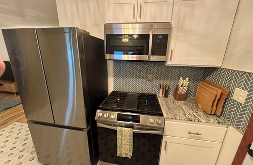 Brewerton House | New Romantic Lake House!