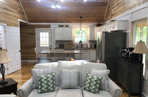 Jamestown Cabin | New Rustic Home Near State Dock