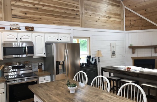 Jamestown Cabin | New Rustic Home Near State Dock