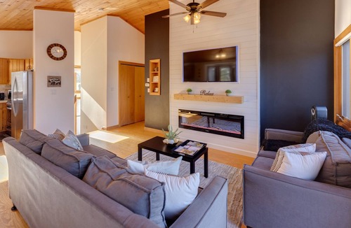 Thornton House | NEW! Scenic White Mountains Retreat