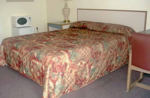 Pleasantville Hotel | New Sea Breeze Motel