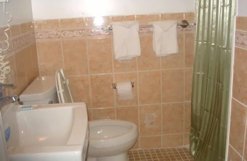 Pleasantville Hotel | New Sea Breeze Motel