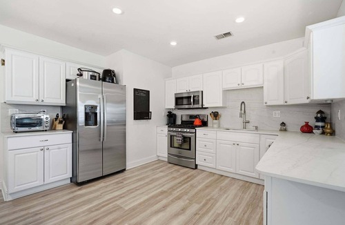 Sea Bright House | NEW! Sea Bright Gem | Steps to Beach + Parking