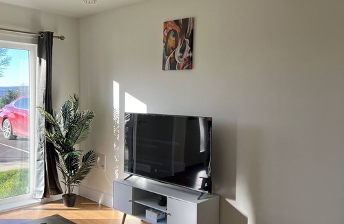 Sheffield House | New Sheffield Luxury 3BDR Home, free WIFIParking