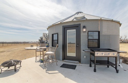 Bell County House | NEW! Silo Inn - Spice Studio Bungalow - Pets Allowed