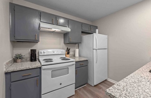 Southwood Valley Apartment | New! Simplistic Getaway - 3 miles to campus!