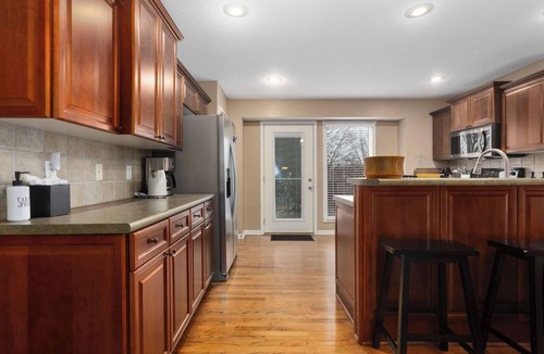 Olathe House | NEW! Sleeps 10. Patio & Deck. Ready for World Cup