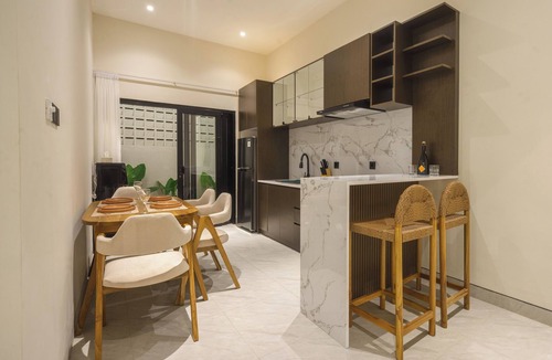 Kuta Villa | NEW Smart Villa 2-bedroom in cool Kuta with pool, AC, WiFi, Alexa