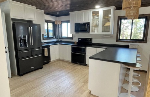 Moorcroft House | New Solar Powered Home on Cozy Pine Ridge