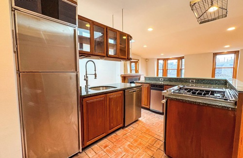 Columbus Apartment | NEW - South End Penthouse w/Roof Deck - Walk to Everything - Washer and Dryer