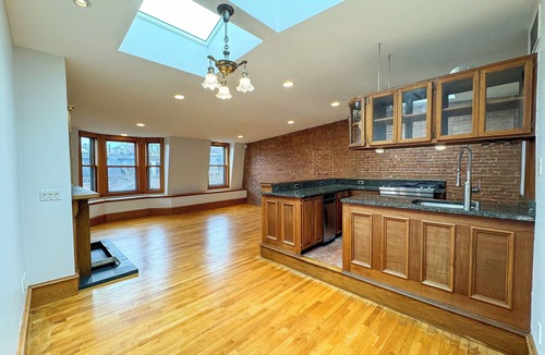 Columbus Apartment | NEW - South End Penthouse w/Roof Deck - Walk to Everything - Washer and Dryer
