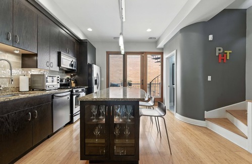 West Loop House | NEW! Spacious 3-Bed West Loop Townhouse, 1 Car Garage by AllSet Turnover