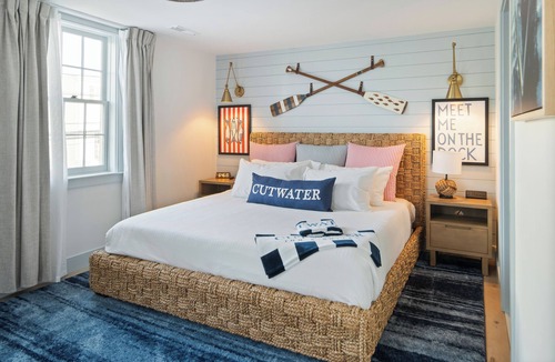 Newburyport Hotel | New Spacious 3BR l Captain's Suite l Downtown+ Patio