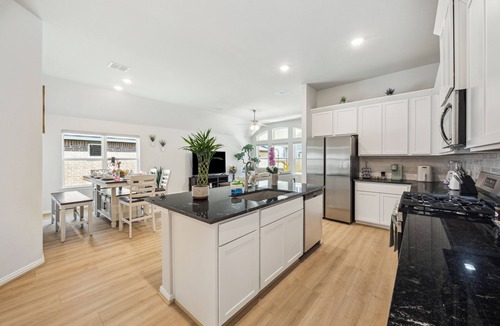 Friendswood House | NEW Spacious 4BR Sleeps 8 Safe Area Near NASA