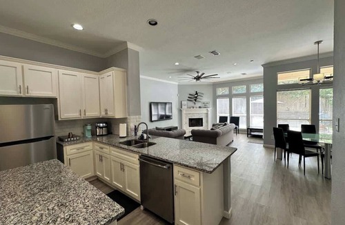 Garland House | New Spacious 5-bedroom Home for Large Family