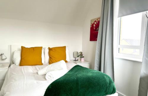 Longstanton Apartment | New Spacious Cambridge Townhouse 3bed-3bath