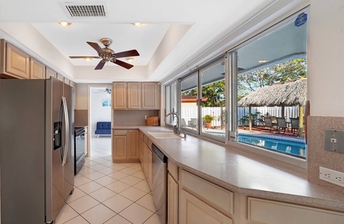 Imperial Point House | NEW! Spacious Retreat Heated Pool Central Spot