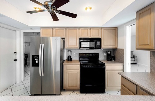 Imperial Point House | NEW! Spacious Retreat Heated Pool Central Spot
