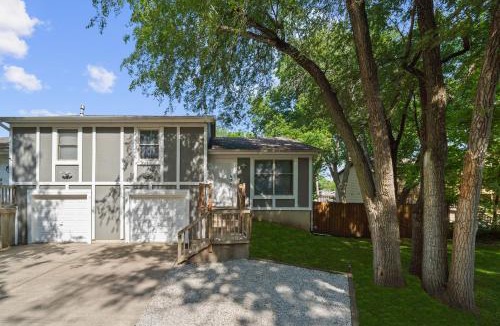 Spring Hill House | New Spacious Renovated Townhouse