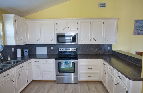 Cedar Lane House | NEW-Spoonbill House -Perfect 2 bedroom right on the ICW - 2 Piers to fish