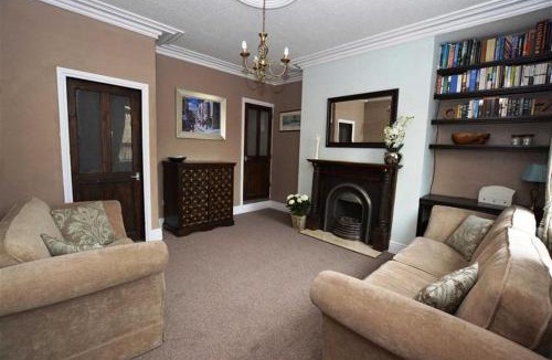 Idle House | New Street