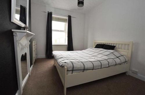 Idle House | New Street