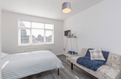 Wellingborough Apartment | New Studio apartments available on short term let - Wellingborough. easy parking