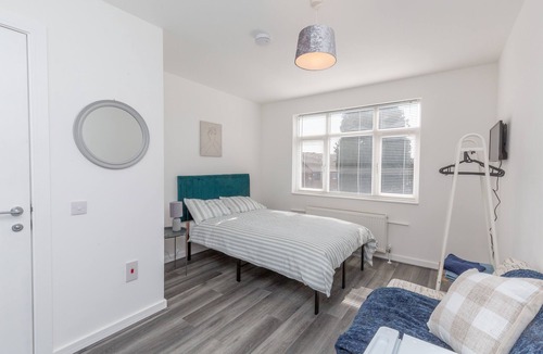 Wellingborough Apartment | New Studio apartments available on short term let - Wellingborough. easy parking