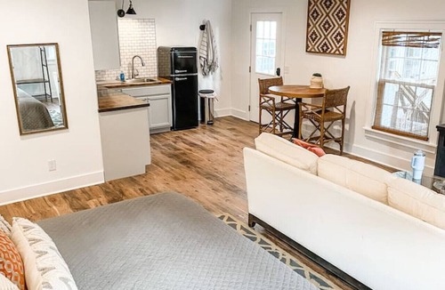 Columbia Apartment | New Studio Apt w/KING Bed- 1mi. to Columbia`s Sq!