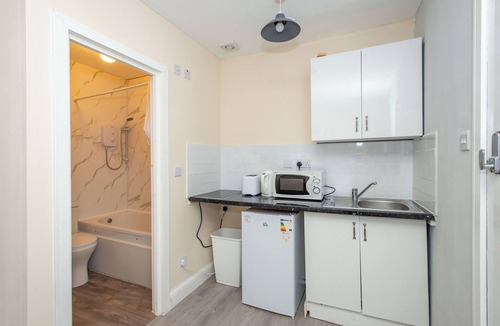 London Borough of Bromley Apartment | *New Studio* Cosy and Clean Zone 6 Cheslfield 2