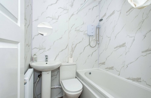 London Borough of Bromley Apartment | *New Studio* Cosy and Clean Zone 6 Cheslfield 2