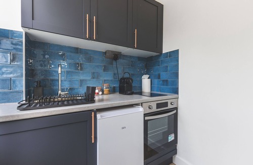 Highbury Apartment | New studio flat in Islington GREAT location -04