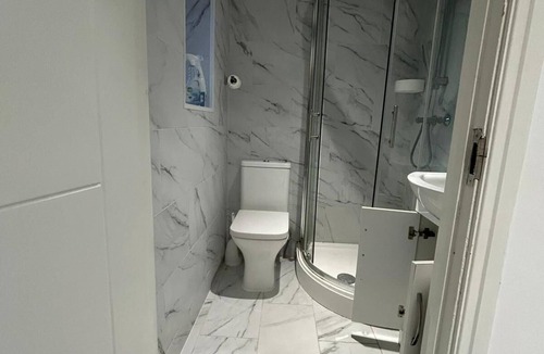 Hounslow Heath Apartment | New Studio Flat - Quiet and Safe Location!