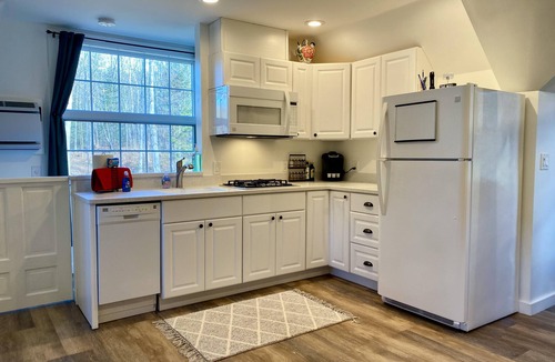 Stowe Hollow Apartment | NEW! Studio Loft in Stowe Hollow