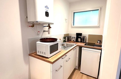 Plouedern Apartment | New Studio Rivage Garden Floor