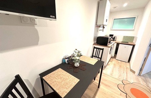 Plouedern Apartment | New Studio Rivage Garden Floor