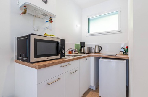 Plouedern Apartment | New Studio Rivage Garden Floor