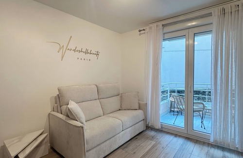 Gare Apartment | New Studio with Balcony, 2 min from Metro