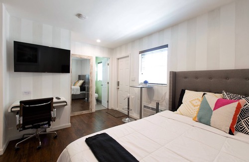 Fort Lauderdale House | New Studio with Pool and Laundry