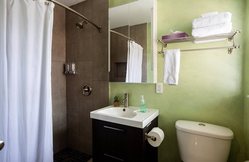 Fort Lauderdale House | New Studio with Pool and Laundry