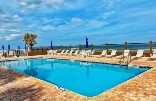Bostwick Park Apartment | NEW! Stunning Ocean Front Studio Private Balcony