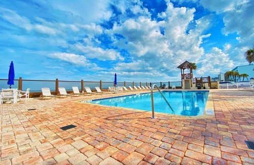 Bostwick Park Apartment | NEW! Stunning Ocean Front Studio Private Balcony