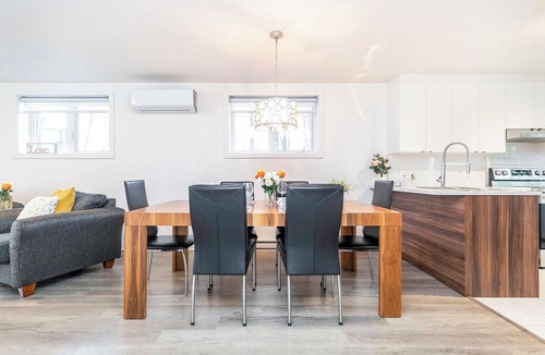 Lafleche House | New Stylish 3-beds free parking close to Dix 30&DT